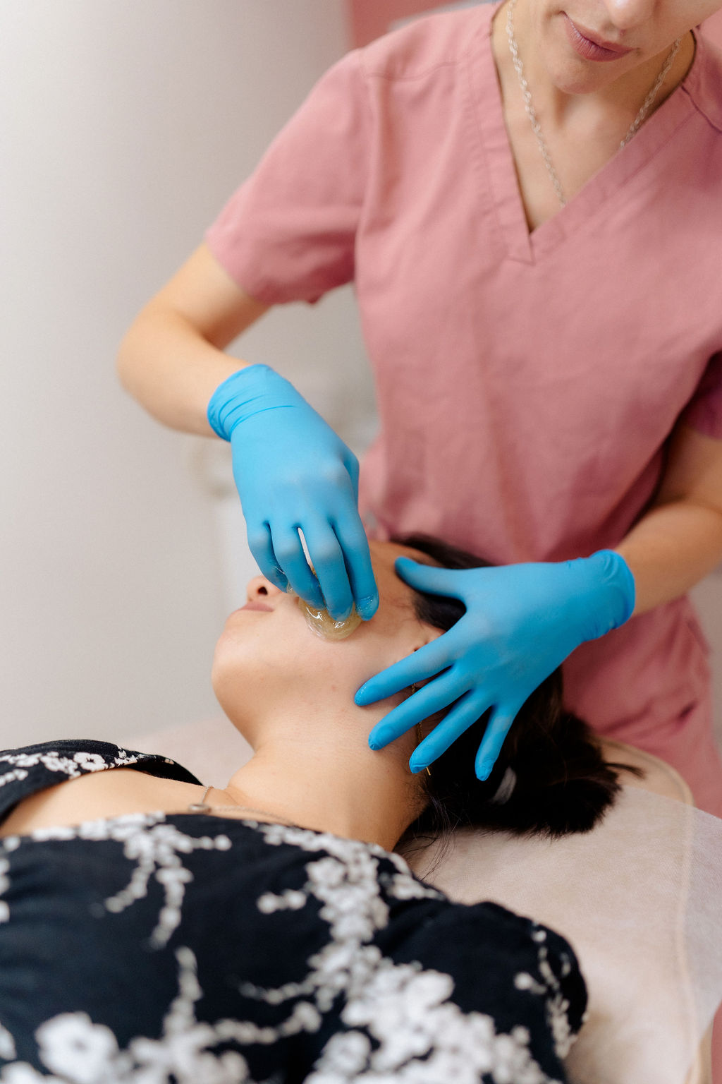 The sequence of sugaring depilation